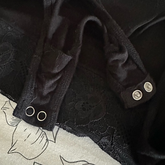 Torrid black sleeveless lace v neck strappy bodysuit EUC size 3 - Picture 6 of 6